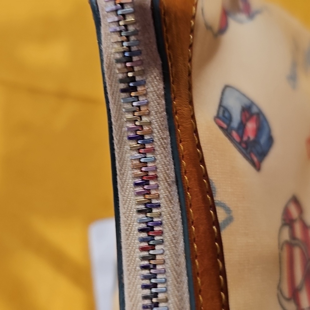 Dooney & Bourke Miami Beach Mini East West Slouch Shoulder Bag Rare EUC - Picture 15 of 15